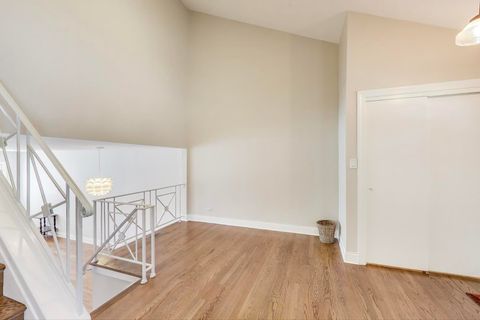 Tiny photo for 3419 W Pratt Avenue, Lincolnwood, IL 60712 (MLS # 12473471)