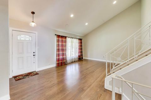 Tiny photo for 3419 W Pratt Avenue, Lincolnwood, IL 60712 (MLS # 12473471)