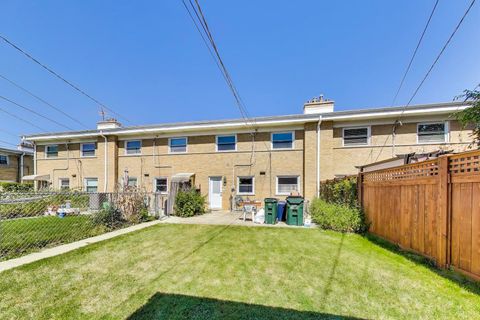 Tiny photo for 3419 W Pratt Avenue, Lincolnwood, IL 60712 (MLS # 12473471)