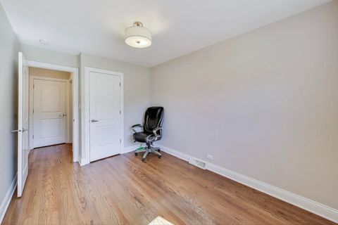 Tiny photo for 3419 W Pratt Avenue, Lincolnwood, IL 60712 (MLS # 12473471)