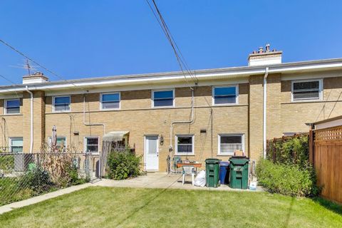Tiny photo for 3419 W Pratt Avenue, Lincolnwood, IL 60712 (MLS # 12473471)