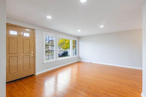 Tiny photo for 5631 W 64th Place, Chicago, IL 60638 (MLS # 12546667)