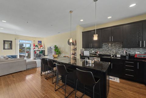 Tiny photo for 922 Warren Avenue #103, Downers Grove, IL 60515 (MLS # 12620566)