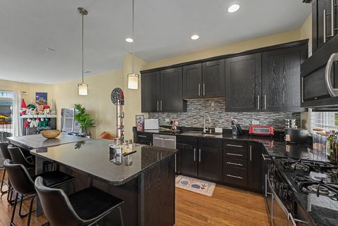 Tiny photo for 922 Warren Avenue #103, Downers Grove, IL 60515 (MLS # 12620566)