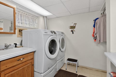 Tiny photo for 319 E Jefferson Avenue, Wheaton, IL 60187 (MLS # 12668196)
