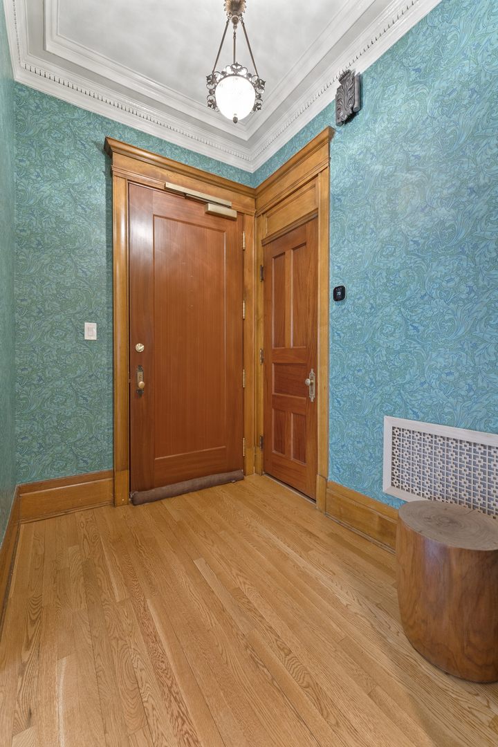 1210 N Astor Street 1B