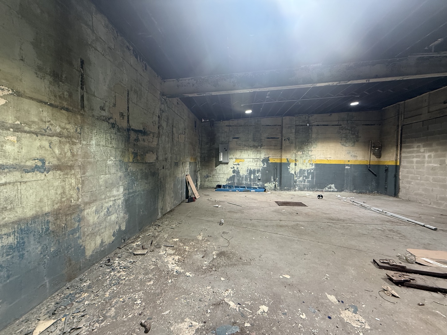 6108 S Saint Lawrence Avenue