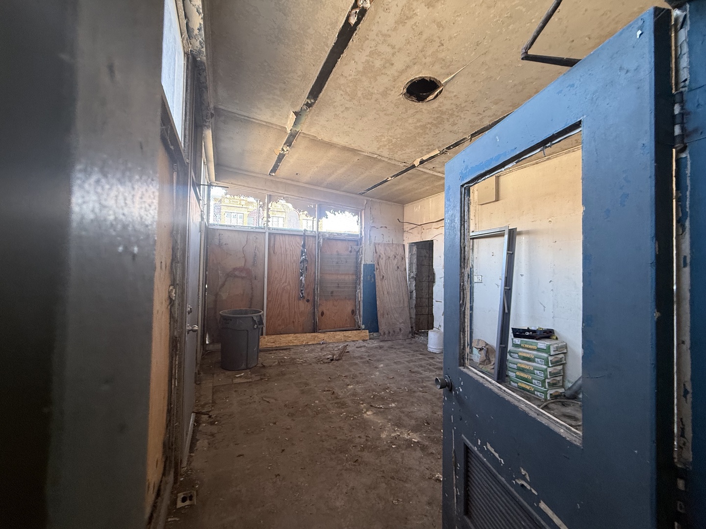 6108 S Saint Lawrence Avenue