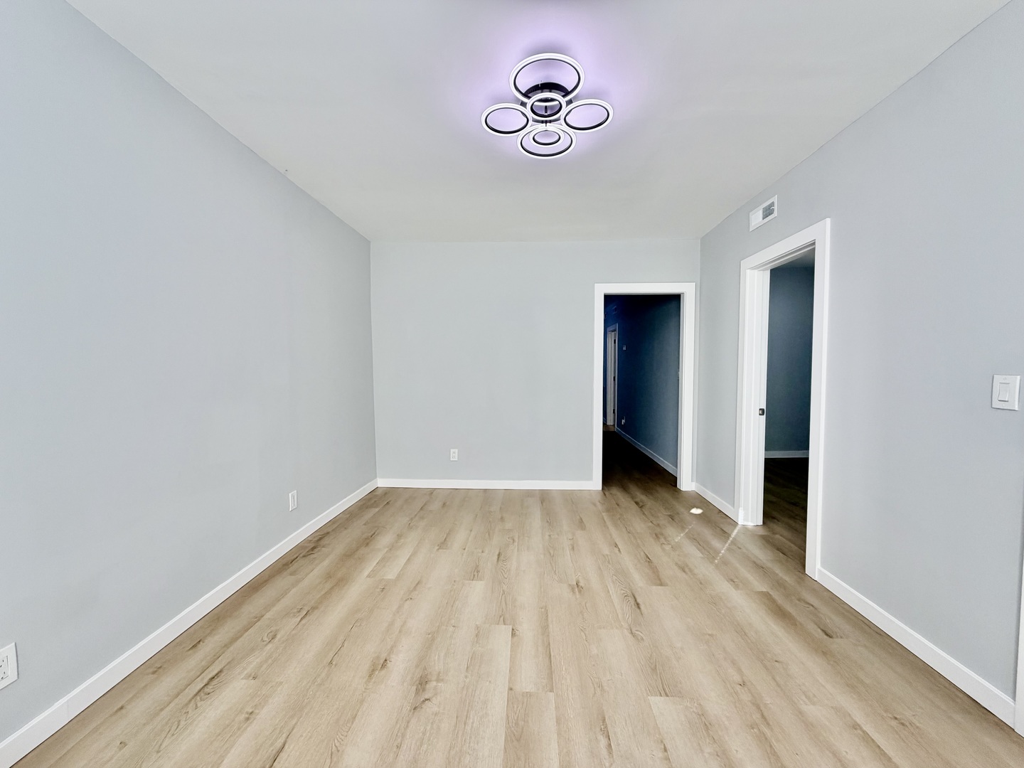 4426 S Albany Avenue