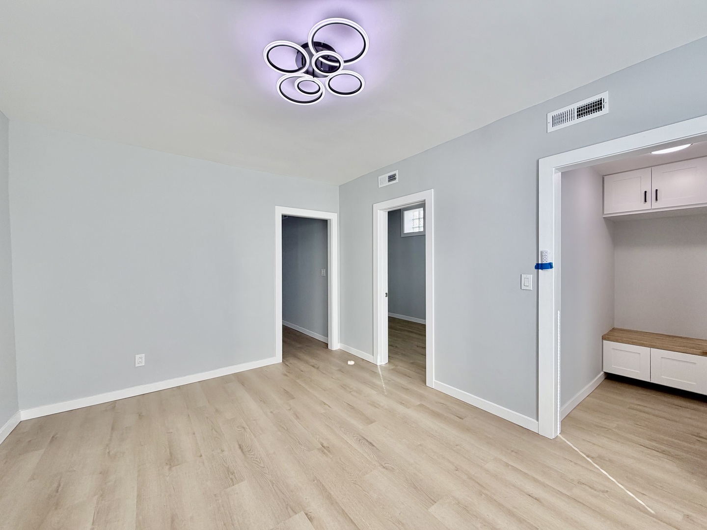 4426 S Albany Avenue