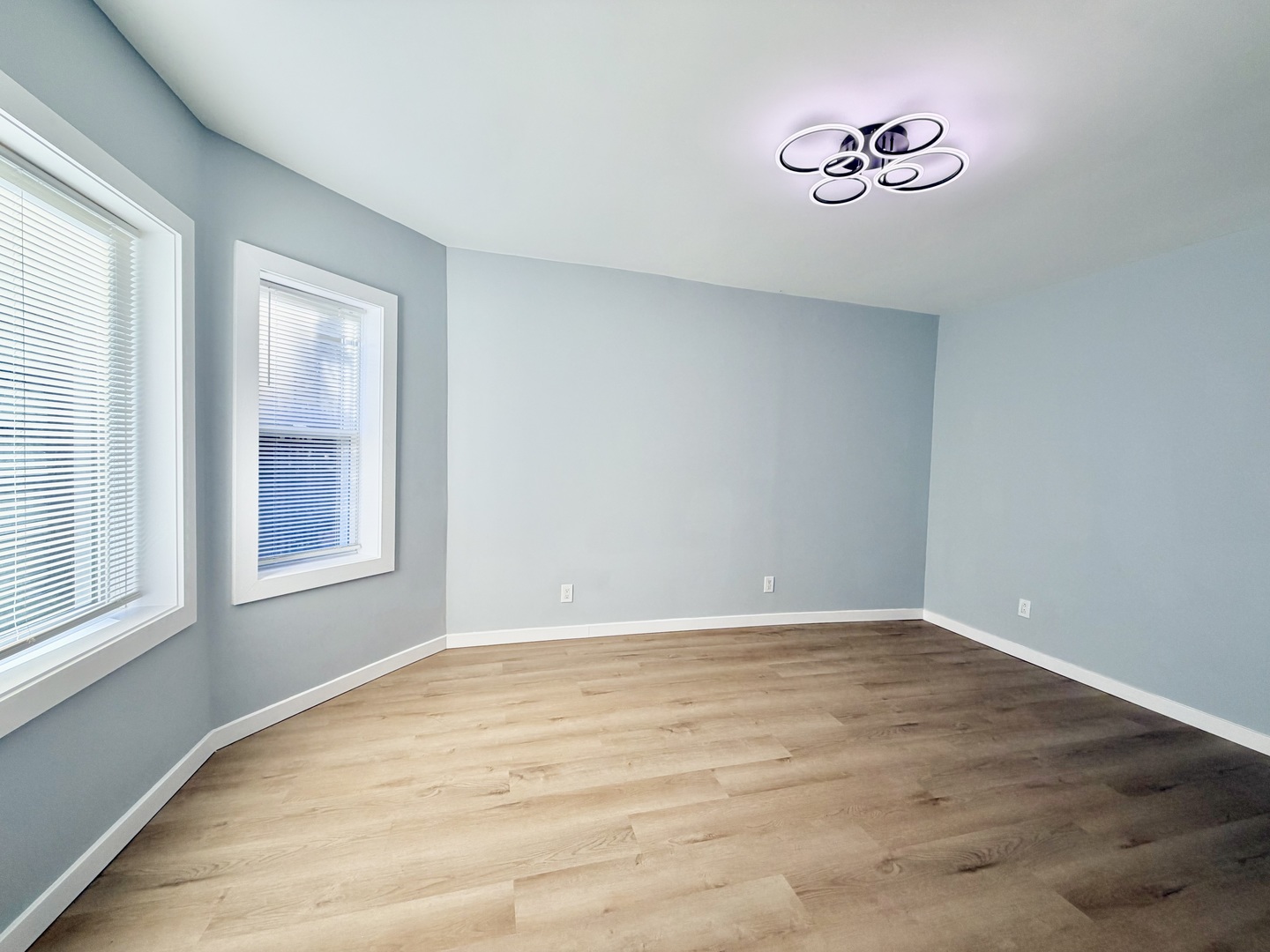 4426 S Albany Avenue