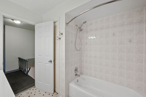 Tiny photo for 1634 W Morse Unit F Ave, Chicago, IL 60626 (MLS # 12509289)