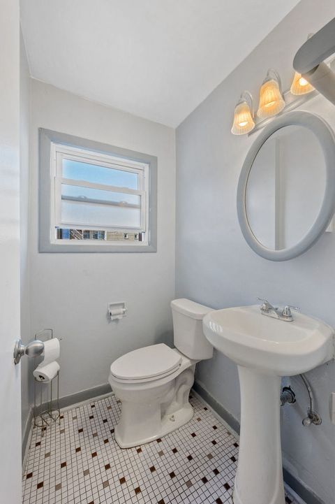 Tiny photo for 1634 W Morse Unit F Ave, Chicago, IL 60626 (MLS # 12509289)