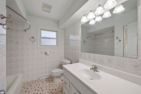 Tiny photo for 1634 W Morse Unit F Ave, Chicago, IL 60626 (MLS # 12509289)