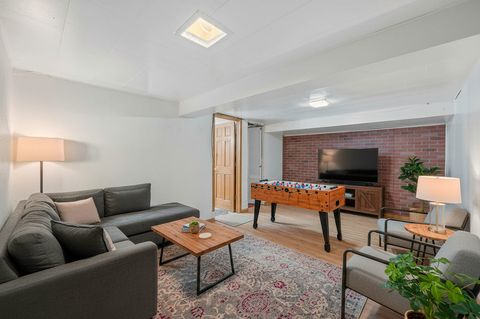 Tiny photo for 1634 W Morse Unit F Ave, Chicago, IL 60626 (MLS # 12509289)