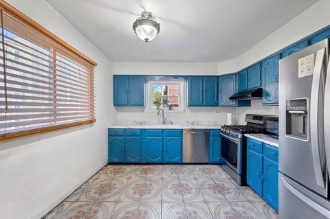 Tiny photo for 1634 W Morse Unit F Ave, Chicago, IL 60626 (MLS # 12509289)