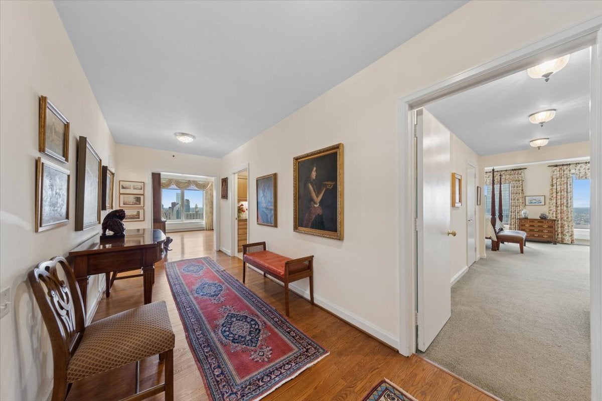 161 E Chicago Avenue 40DE