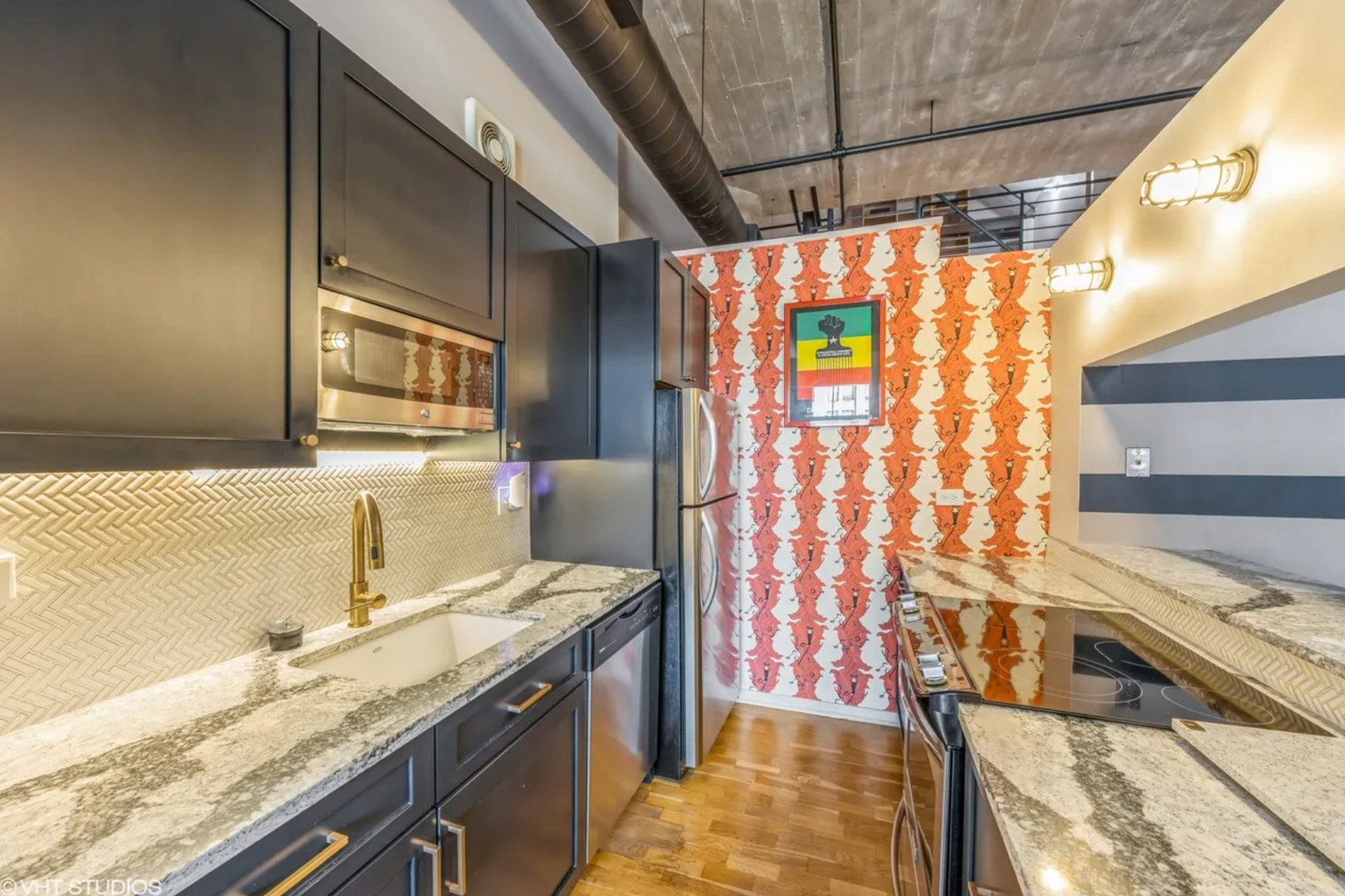 621 S Plymouth Court 909