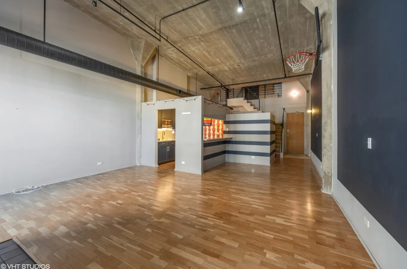 621 S Plymouth Court 909