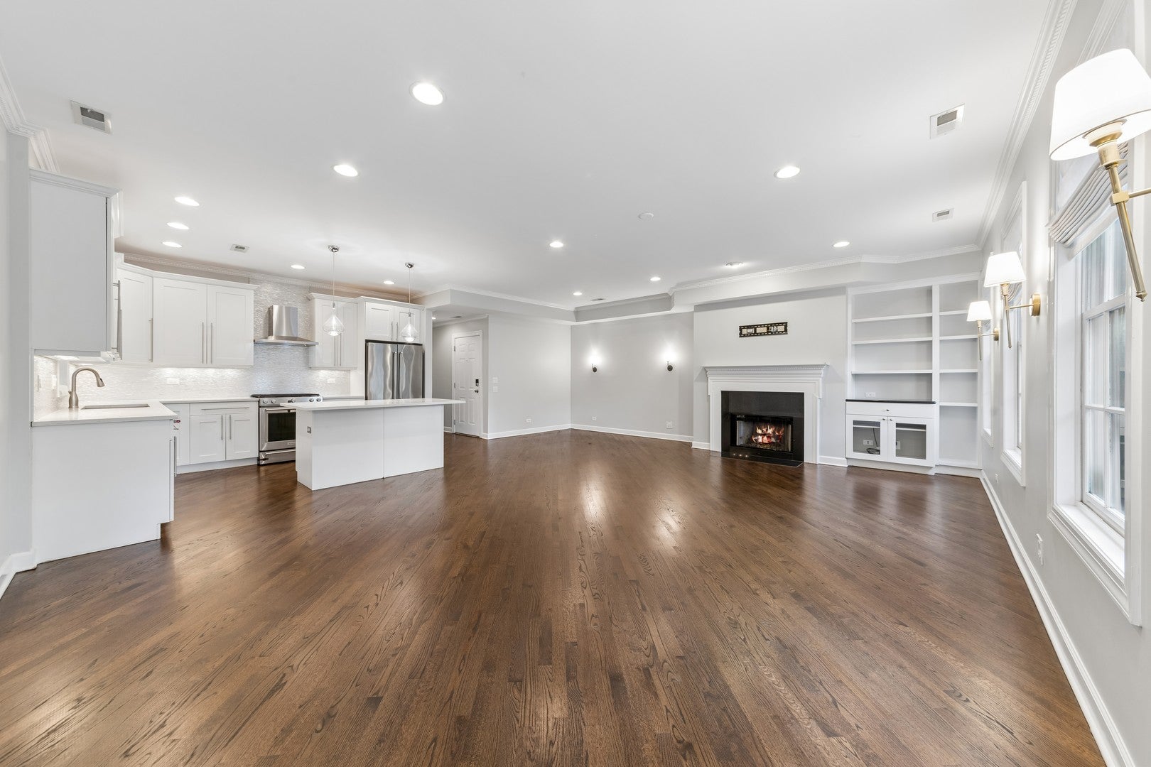 953 W Montana Street 3