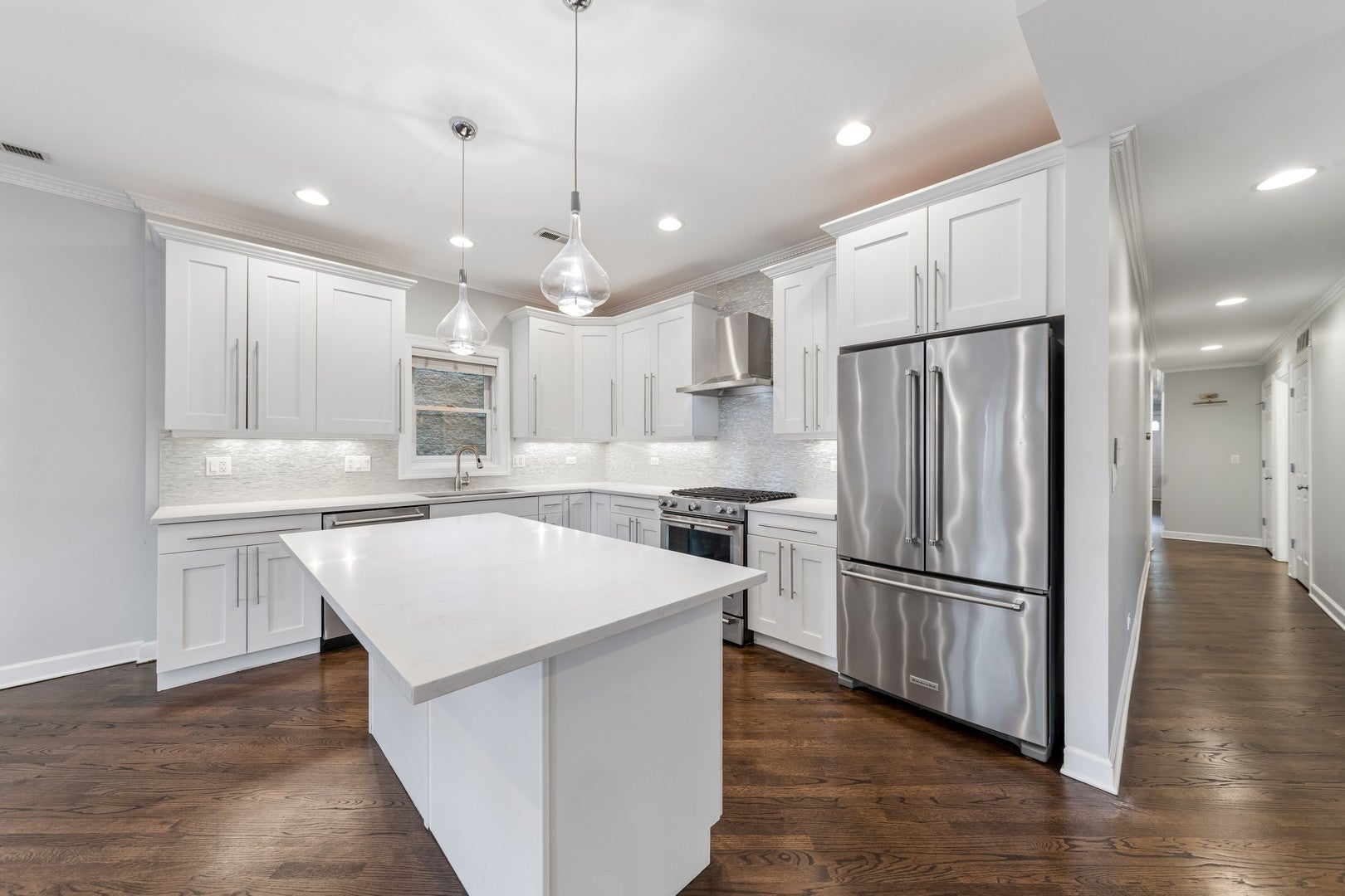 953 W Montana Street 3