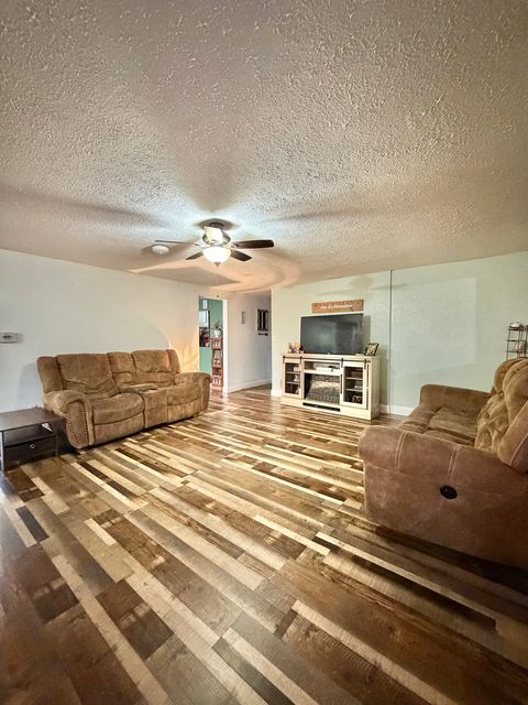 Tiny photo for 811 E Maple Street, Chatsworth, IL 60921 (MLS # 12538320)