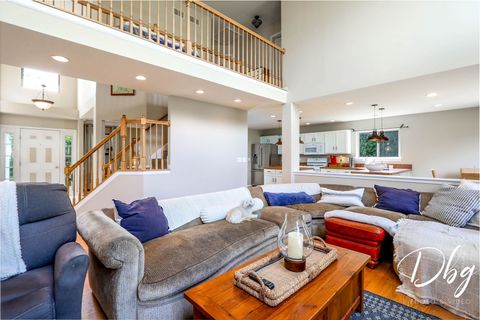 Tiny photo for 462 Nuthatch Way, Lindenhurst, IL 60046 (MLS # 12401691)
