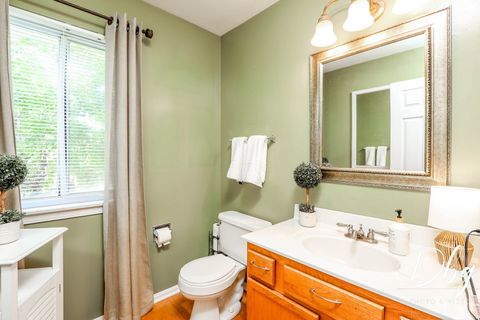 Tiny photo for 462 Nuthatch Way, Lindenhurst, IL 60046 (MLS # 12401691)
