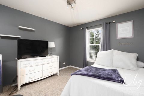 Tiny photo for 462 Nuthatch Way, Lindenhurst, IL 60046 (MLS # 12401691)