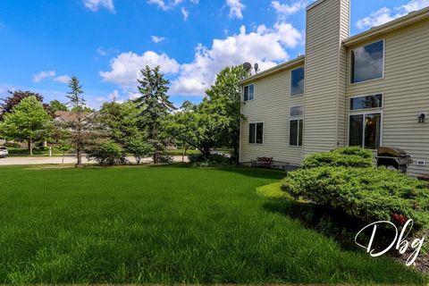 Tiny photo for 462 Nuthatch Way, Lindenhurst, IL 60046 (MLS # 12401691)