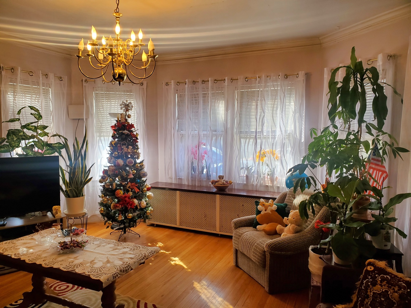 2831 N LINDER Avenue