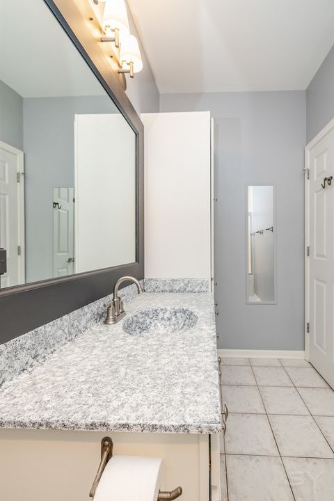 Tiny photo for 1346 S Wabash Avenue #A, Chicago, IL 60605 (MLS # 12452287)