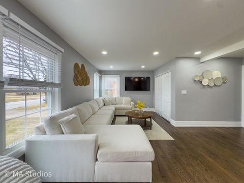 Tiny photo for 9017 Major Avenue, Morton Grove, IL 60053 (MLS # 12585129)