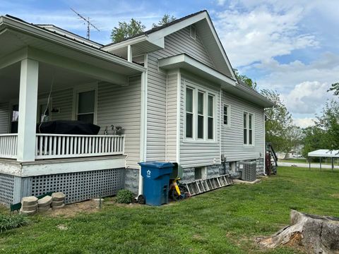 Tiny photo for 507 S Washington Street, Mcleansboro, IL 62859 (MLS # 12623382)