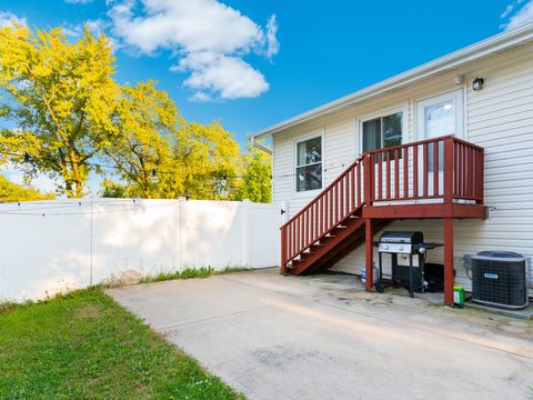 Tiny photo for 1591 Hillcrest Avenue, Hanover Park, IL 60133 (MLS # 12471002)