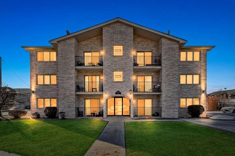 Tiny photo for 4500 Rumsey Avenue #2N, Oak Lawn, IL 60453 (MLS # 12539568)