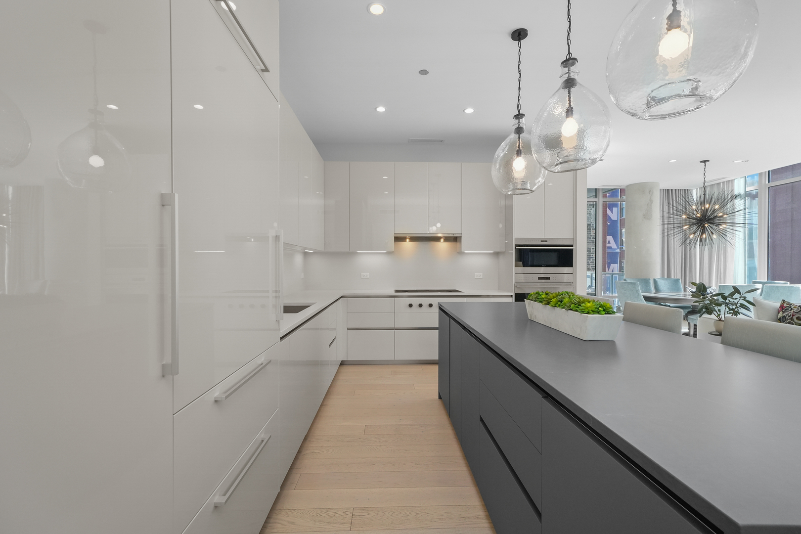 360 W Erie Street 3D