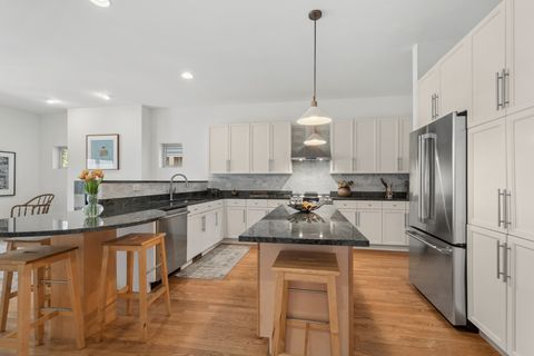 Tiny photo for 5725 N Jersey Avenue, Chicago, IL 60659 (MLS # 12624676)