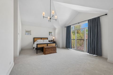 Tiny photo for 5725 N Jersey Avenue, Chicago, IL 60659 (MLS # 12624676)