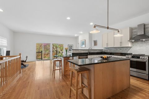 Tiny photo for 5725 N Jersey Avenue, Chicago, IL 60659 (MLS # 12624676)