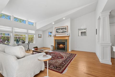 Tiny photo for 5725 N Jersey Avenue, Chicago, IL 60659 (MLS # 12624676)