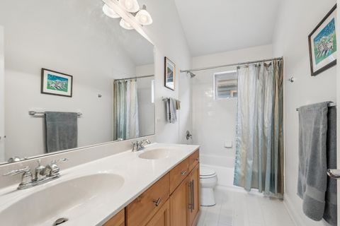 Tiny photo for 5725 N Jersey Avenue, Chicago, IL 60659 (MLS # 12624676)