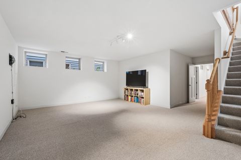 Tiny photo for 5725 N Jersey Avenue, Chicago, IL 60659 (MLS # 12624676)