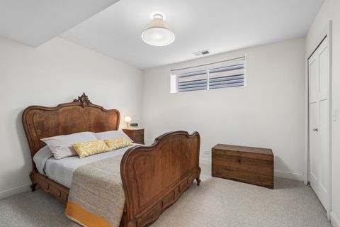 Tiny photo for 5725 N Jersey Avenue, Chicago, IL 60659 (MLS # 12624676)