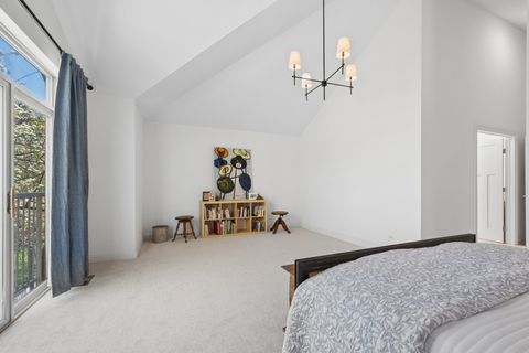 Tiny photo for 5725 N Jersey Avenue, Chicago, IL 60659 (MLS # 12624676)