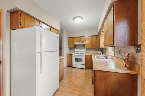 Tiny photo for 15636 Lockwood Avenue, Oak Forest, IL 60452 (MLS # 12524751)