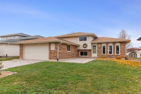 Photo of 15636 Lockwood Avenue, Oak Forest, IL 60452 (MLS # 12524751)