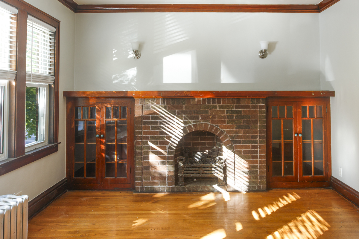 2152 W Webster Avenue