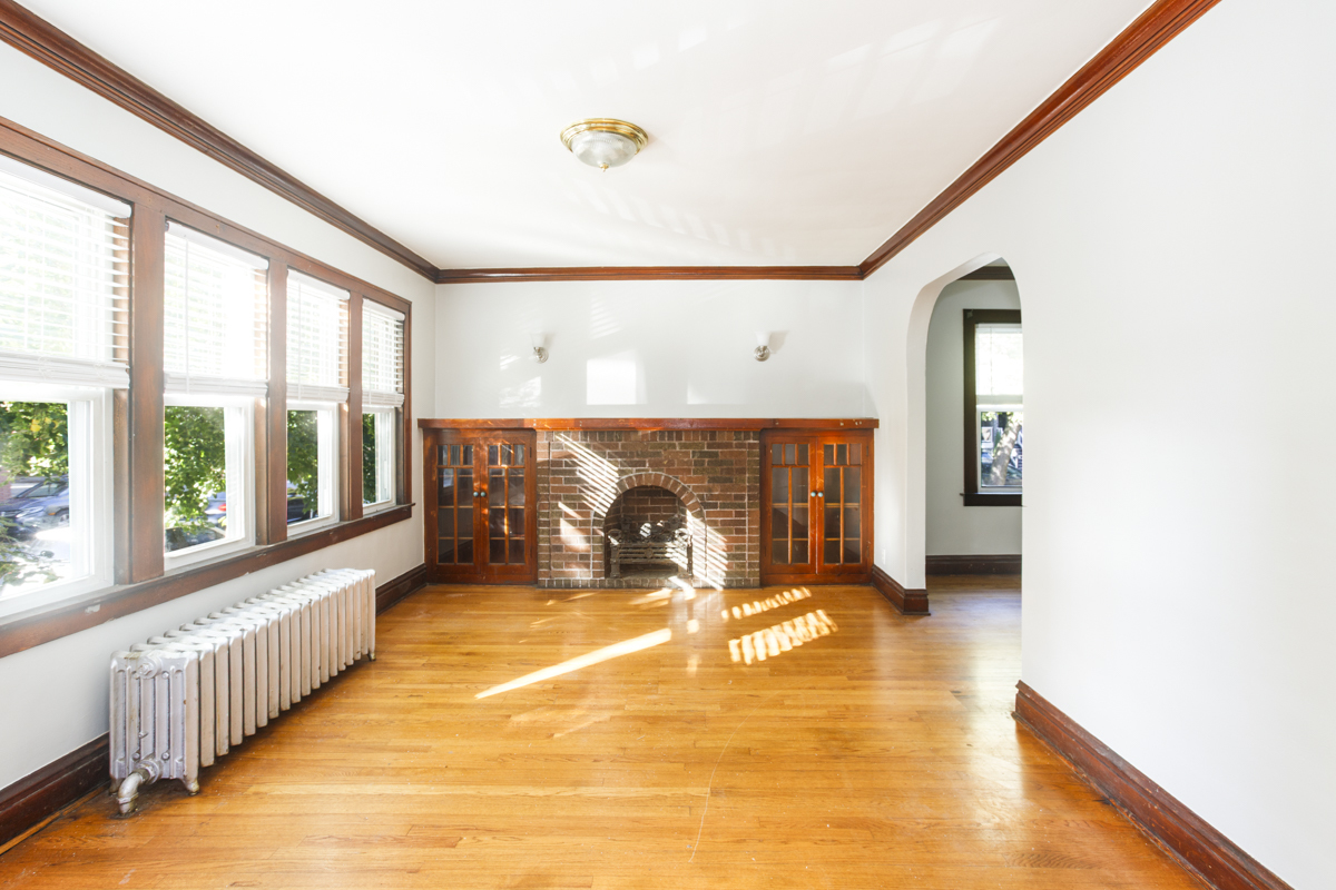 2152 W Webster Avenue