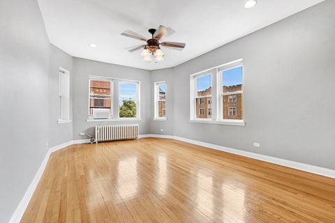 Tiny photo for 58 Forest Avenue #2S, Riverside, IL 60546 (MLS # 12674145)